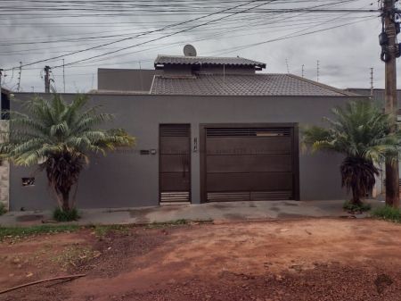 Casa-Térrea em Jardim das Nações