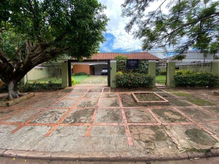 Casa-Térrea em Cruzeiro