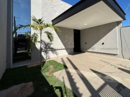 Casa-Térrea em Cj. Res. Monte Carlo