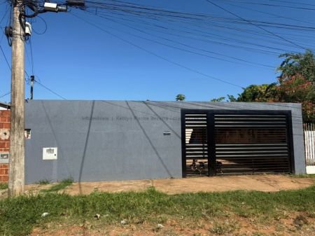 Casa-Térrea em Jardim Canguru