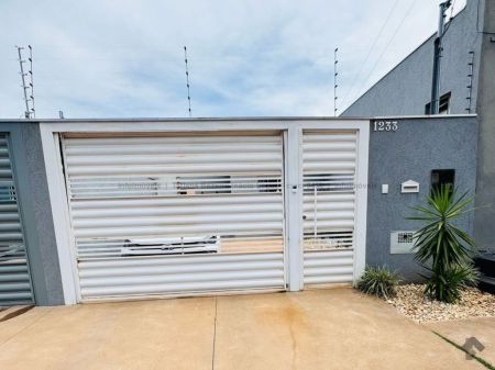 Casa-Térrea em Jardim Presidente