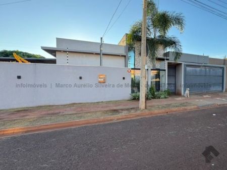 Casa-Térrea em Vival dos Ipês