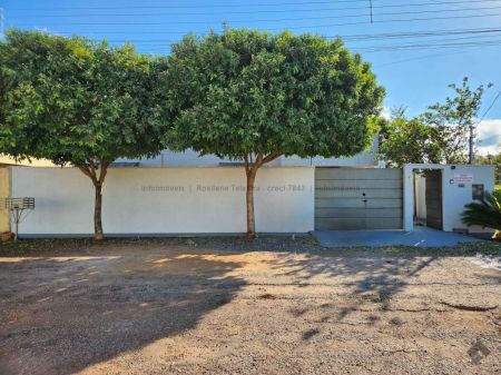 Casa-Térrea em Solar dos Lagos