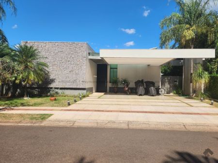Casa-Térrea-Condomínio em Pq. Residencial Damha II