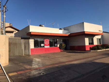 Casa Comercial em Vila Sobrinho