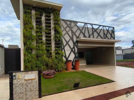 Casa-Térrea-Condomínio em Pq. Residencial Damha IV