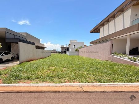 Terreno-Condomínio em Residencial Shalom