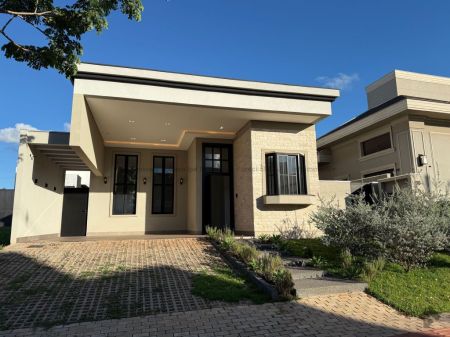 Casa-Térrea-Condomínio em Residencial Alphaville III