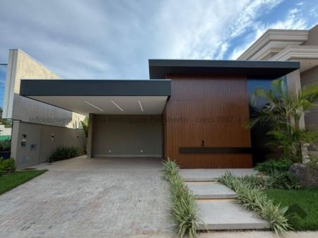 Casa-Térrea-Condomínio em Residencial Porto Unique