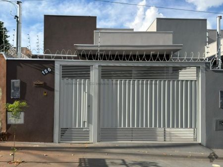 Casa-Térrea em Jardim Seminário