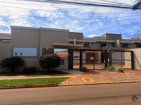 Sobrado-Condomínio em Chácara Cachoeira