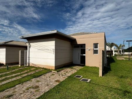 Casa-Térrea-Condomínio em Novos Estados