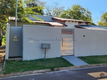 Casa-Térrea em Solar dos Lagos II