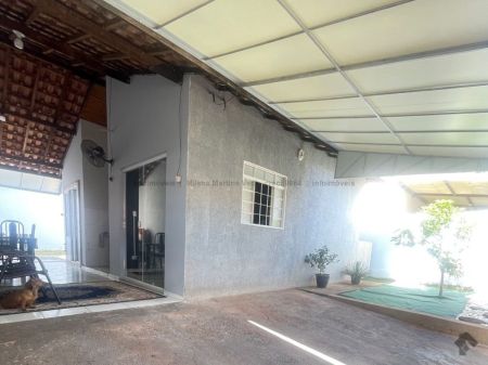 Casa-Térrea-Condomínio em Monte Castelo