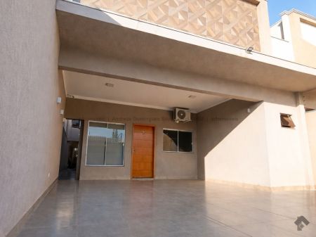 Casa-Térrea em Rita Vieira