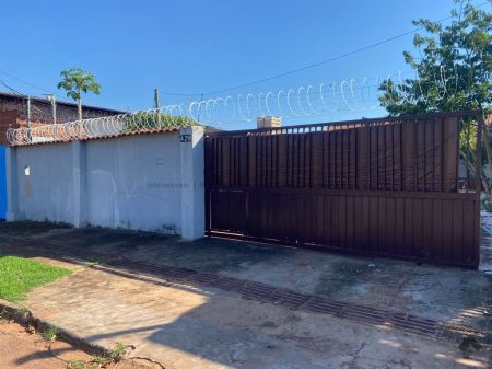 Casa-Térrea em Vila Marcos Roberto