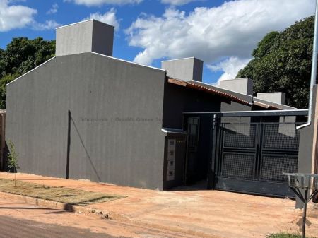 Casa-Térrea-Condomínio em Jardim Anache