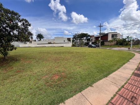 Terreno-Condomínio em Residencial Alphaville II
