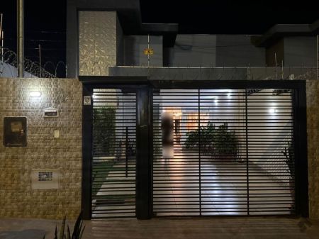 Casa-Térrea em Aero Rancho