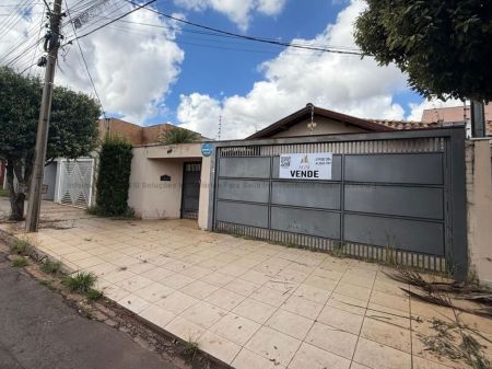 Casa-Térrea em Carandá Bosque I