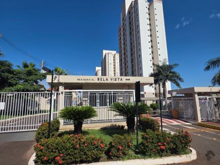 Apartamento em Parque Rita Vieira