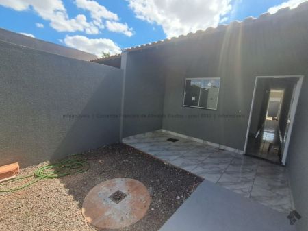 Casa-Térrea em Aero Rancho