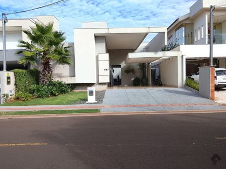 Casa-Térrea-Condomínio em Pq. Residencial Damha III