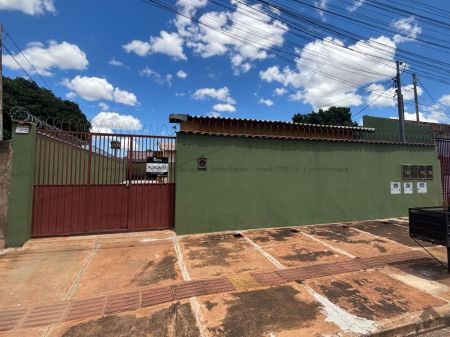 Casa-Térrea-Condomínio em Jardim Tarumã
