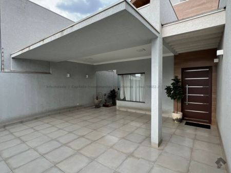 Casa-Térrea em Rita Vieira