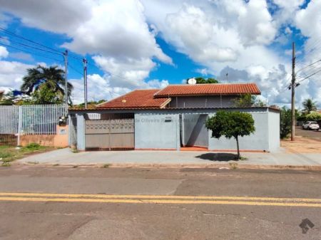 Casa-Térrea em Jardim Nhanhá