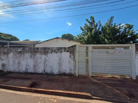 Casa-Térrea em Aero Rancho