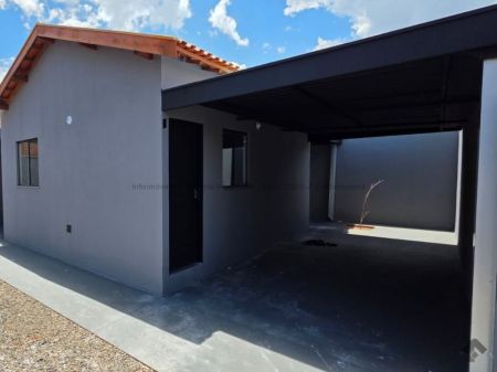 Casa de Vila em Vila N. Sra. das Graças