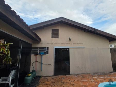 Casa-Térrea em Vila Vilas Boas