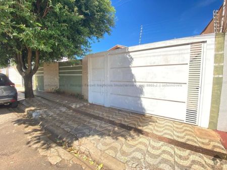 Casa-Térrea em Flamboyant