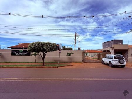 Casa-Térrea-Condomínio em Jardim Parati