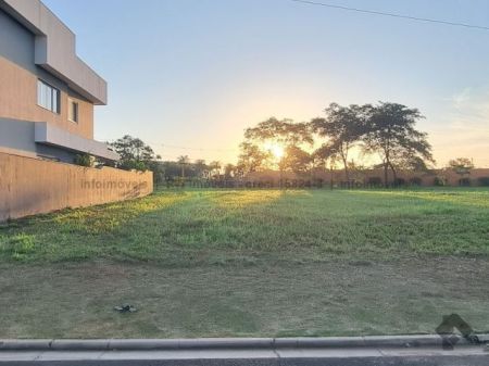 Terreno-Condomínio em Residencial Alphaville IV
