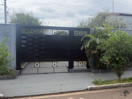 Casa-Térrea em Vila Manoel Taveira