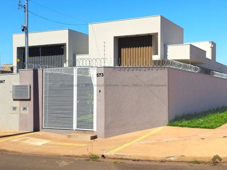 Casa-Térrea em Vila Nasser
