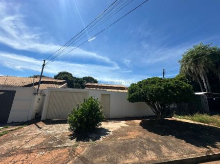 Casa-Térrea em Vila Manoel Taveira