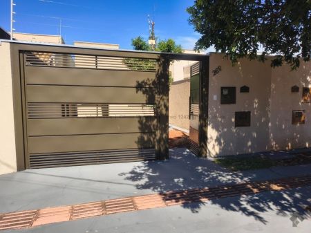 Casa-Térrea em Jardim Seminário