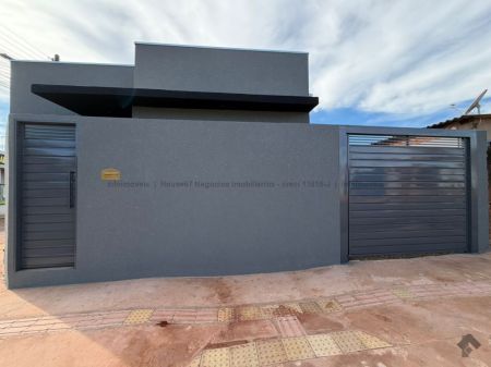 Casa-Térrea em Aero Rancho