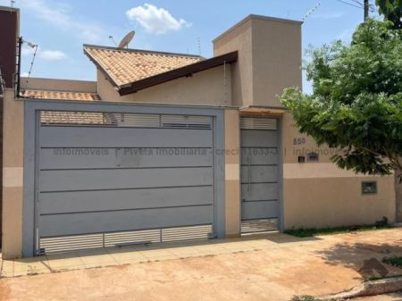 Casa-Térrea em Rita Vieira