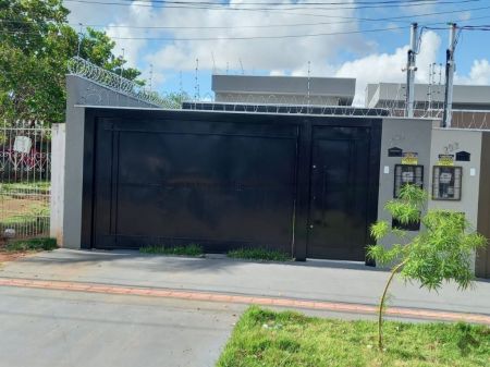 Casa-Térrea em Taquarussú