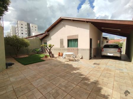 Casa-Térrea em Flamboyant