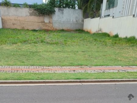 Terreno-Condomínio em Residencial Alphaville