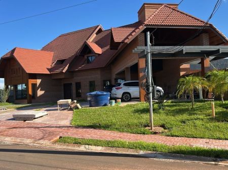 Sobrado-Condomínio em Terras do Golfe