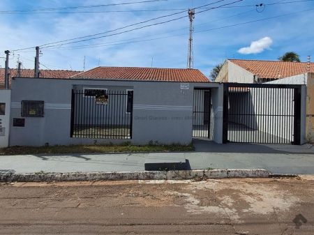 Casa-Térrea em Recanto dos Pássaros