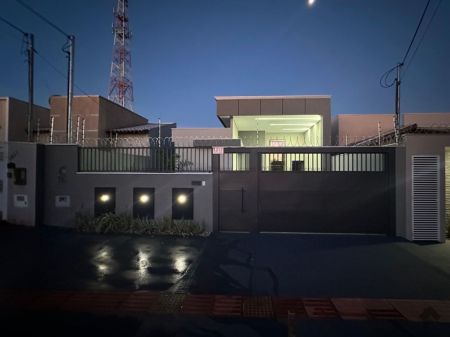 Casa-Térrea em Universitário