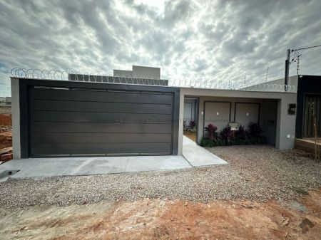 Casa-Térrea em Vila Nasser