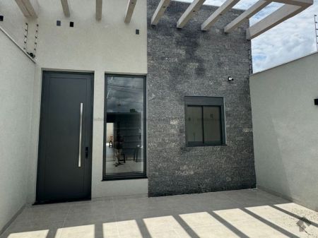 Casa-Térrea em Rita Vieira
